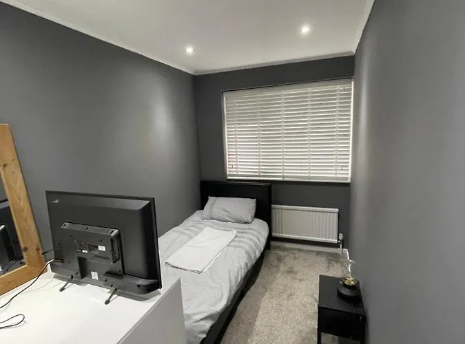 Tilbury Docks Rooms For Short Letting