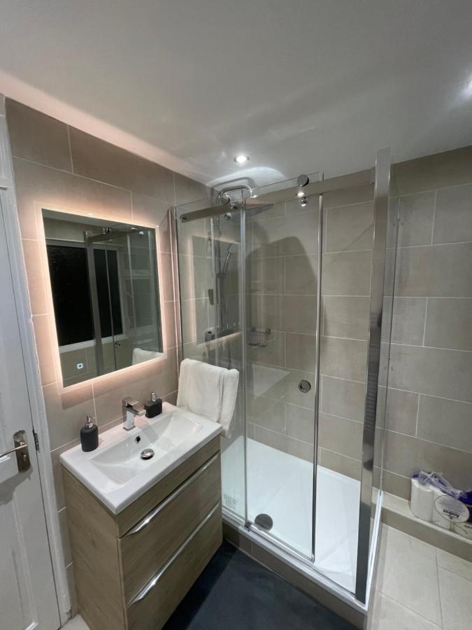 Docks For Short Letting Проживание в семье Тилбери